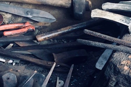 Bushcraft knife, LEUKU, hand-forged, Leuku knife, hollow forged, bevel, fulltang, by Heritage Knives, hand-crafted, forged, Samekniv, Sami people knife. Nordic, Scandinavia, viking, Sameland, reindeer, organic, utility, hunting, outdoor knife, blade of high carbon spring steel. kilatools.com, hunting tools and gear, sweden, norway, finland. jaktkniv, friluftskniv. 